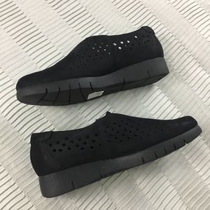 Clarks lightweight suede trotters slip-on loafers